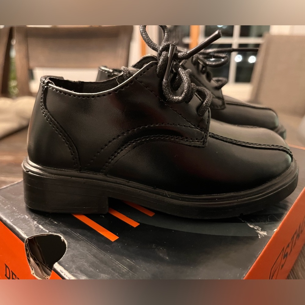 Deer Stags Toddler Size 7 Dress Shoes.